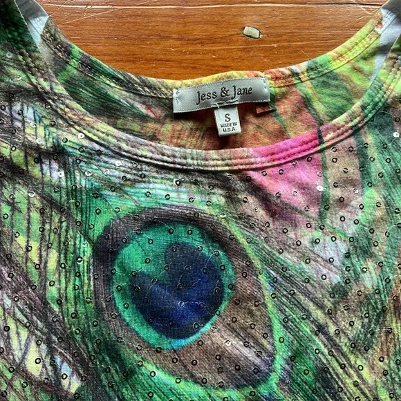 Jess & Jane- Peacock Feather Print Sequined Top - Picture 2 of 9